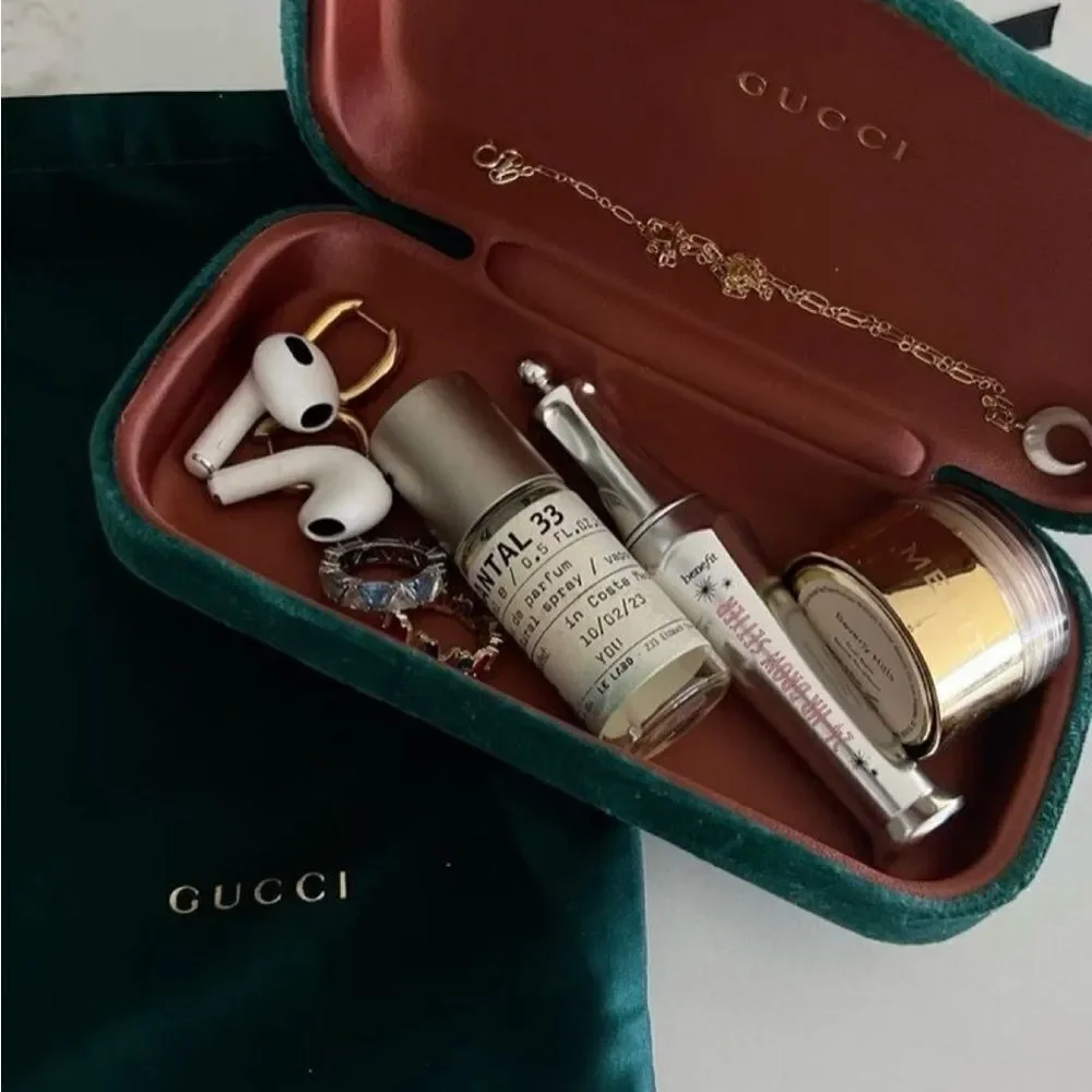 ♥️ Gucci eyeglass case, cleaning cloth and silk pouch